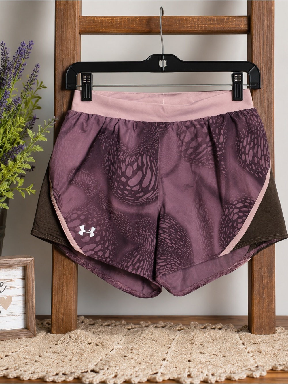 Under Armour HeatGear Women's XS Running Shorts Built In Liner Purple